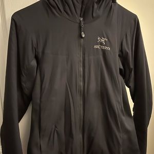 Women’s Arc’teryx Atom LT Hoodie Black XS